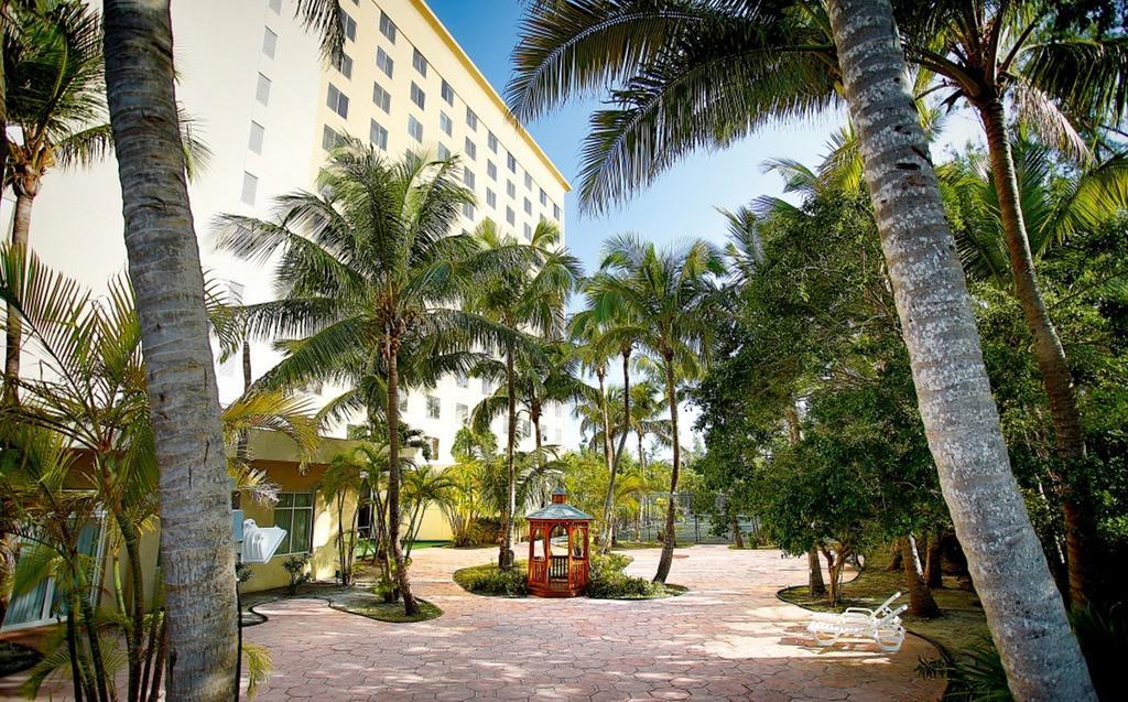 Warwick Paradise Island Bahamas (Adults Only) Нассау Екстер'єр фото